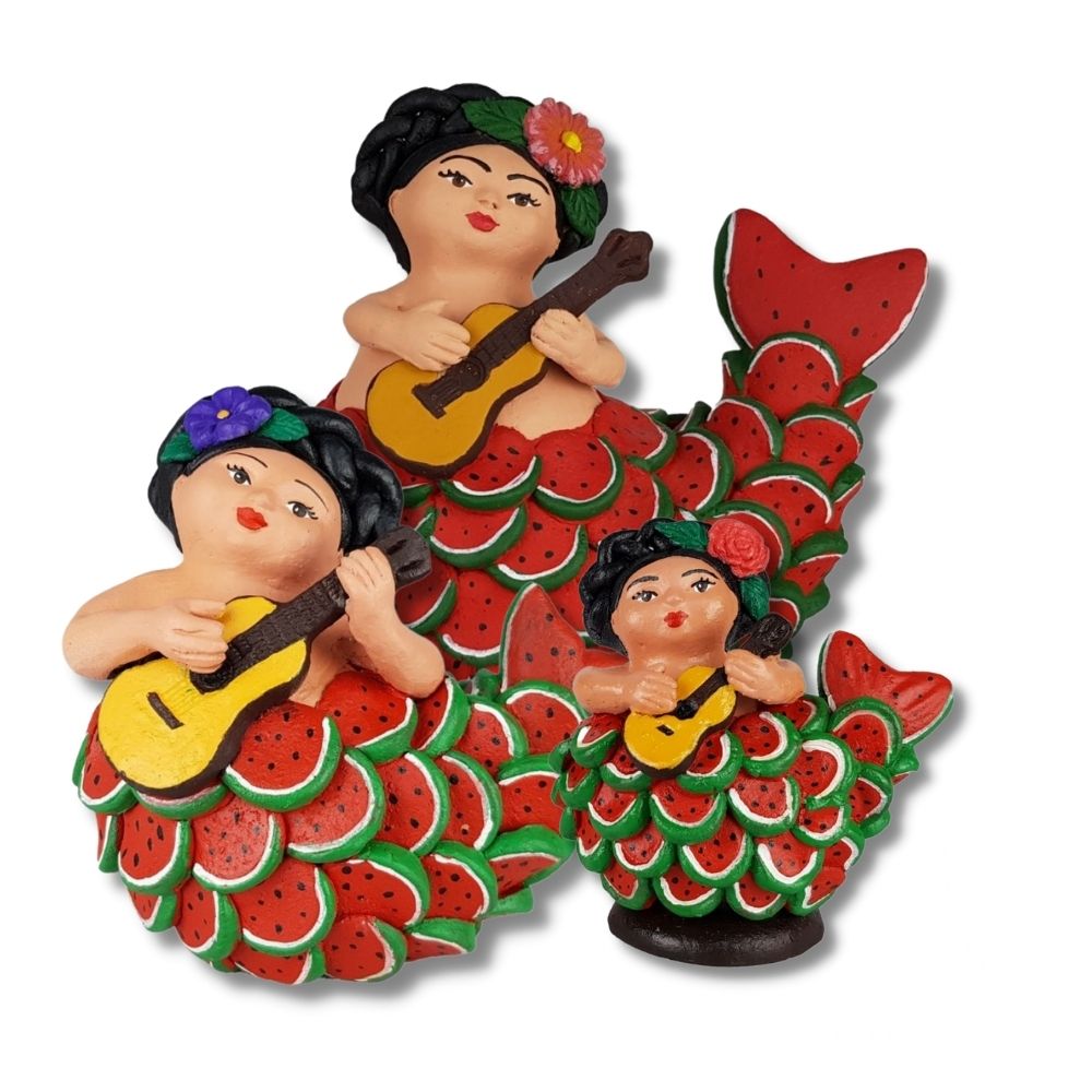 Sirena mexicana con escamas de sandía, figura de barro de Tlaquepaque Jalisco