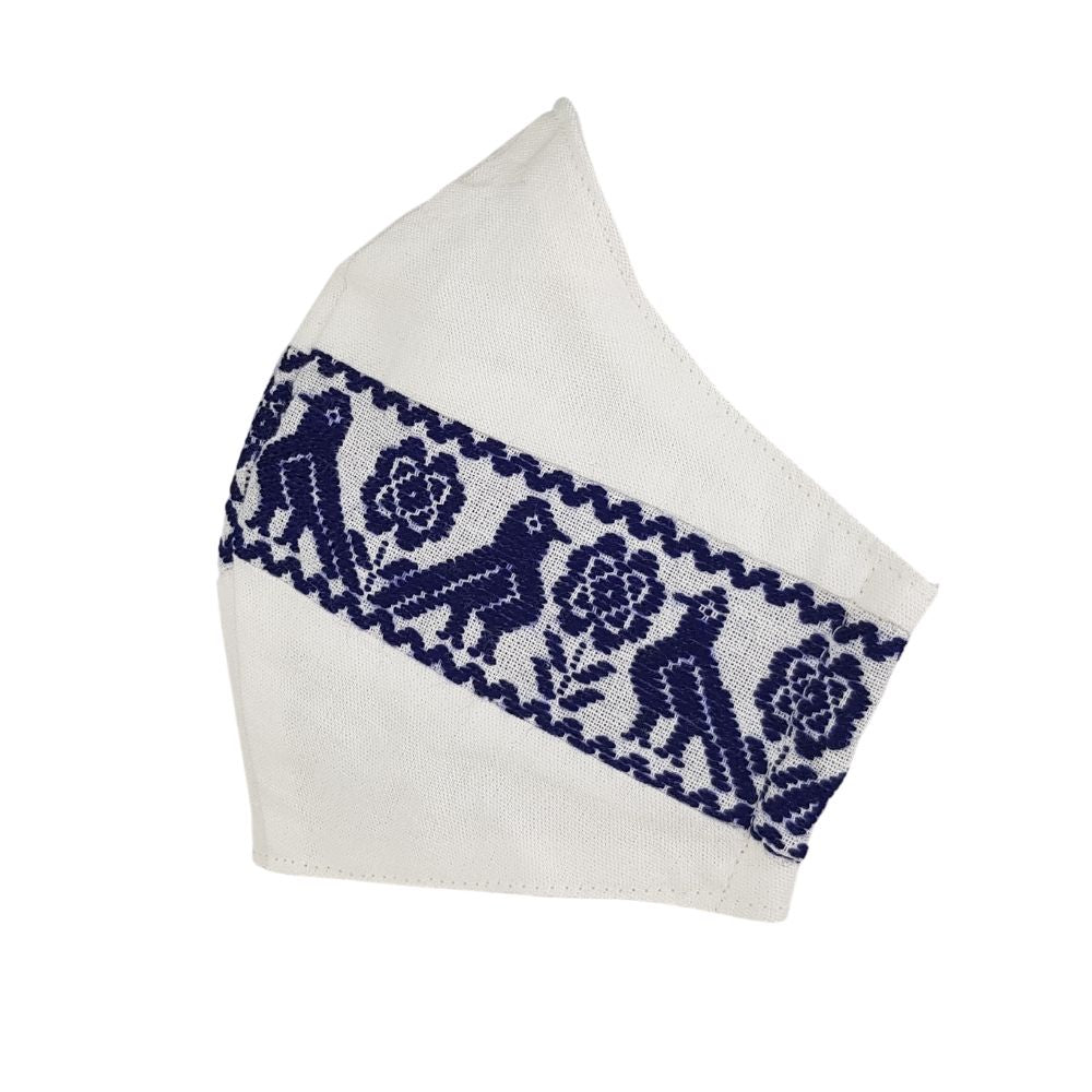 Cubrebocas manta con bordado de hilván tradicional de Puebla