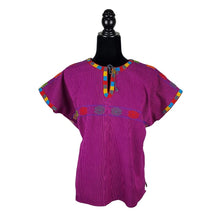 Cargar imagen en el visor de la galería, Blusa chiapaneca con brocados tradicionales de Aldama Chiapas
