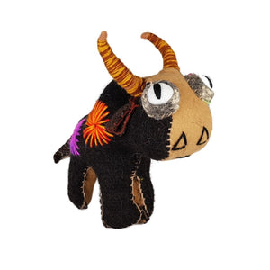 Animalito de lana, peluche toro artesanal bordado a mano