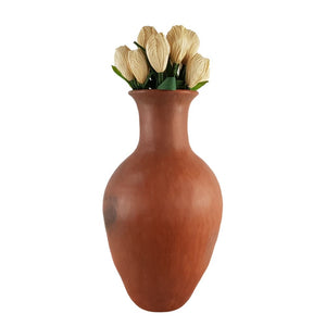 Florero Mixe de cuello largo elaborado con técnica prehíspanica