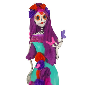 catrina llena de colores hecha en papel maché