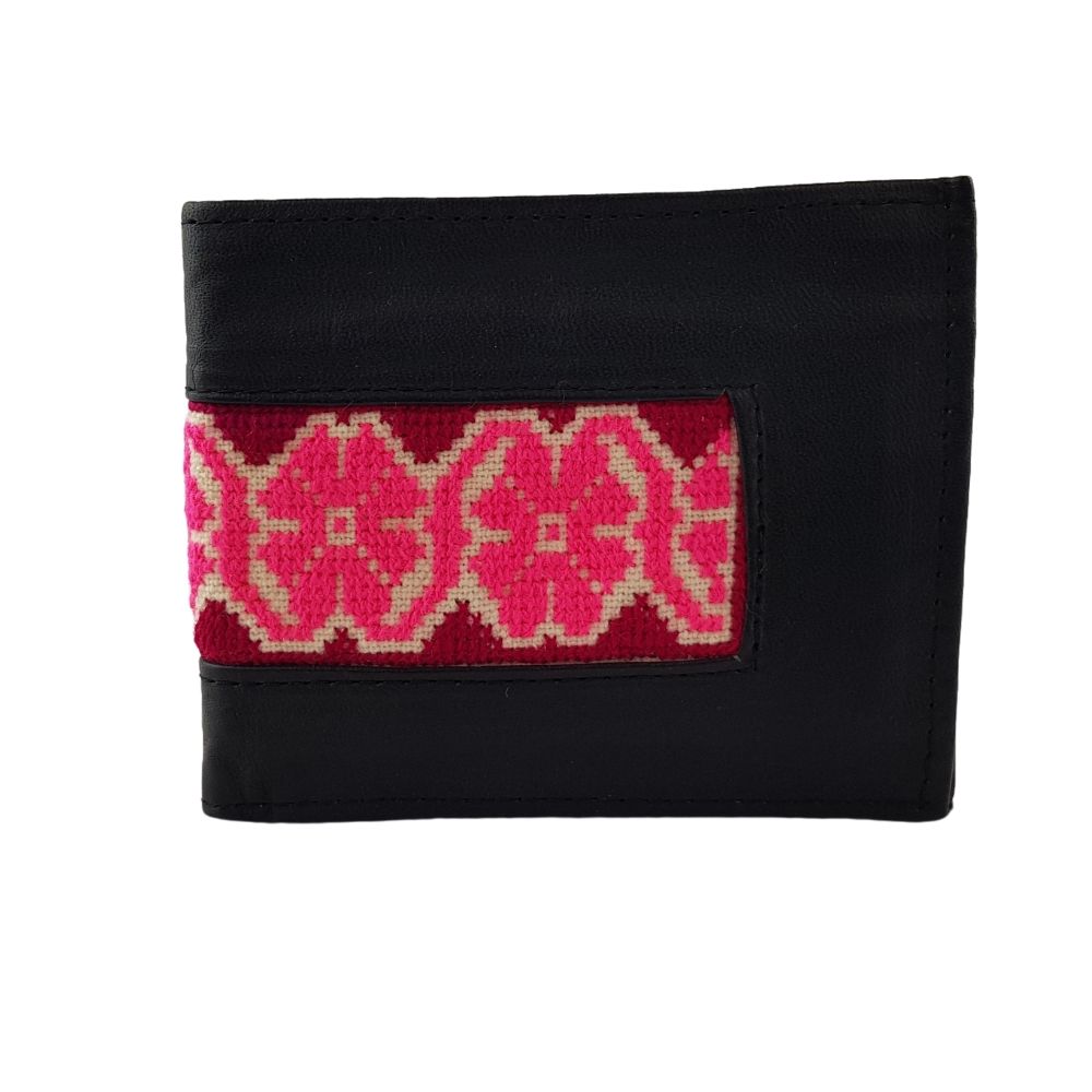 Cartera de piel con bordado wixárica