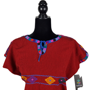 Blusa chiapaneca con brocados tradicionales de Aldama Chiapas