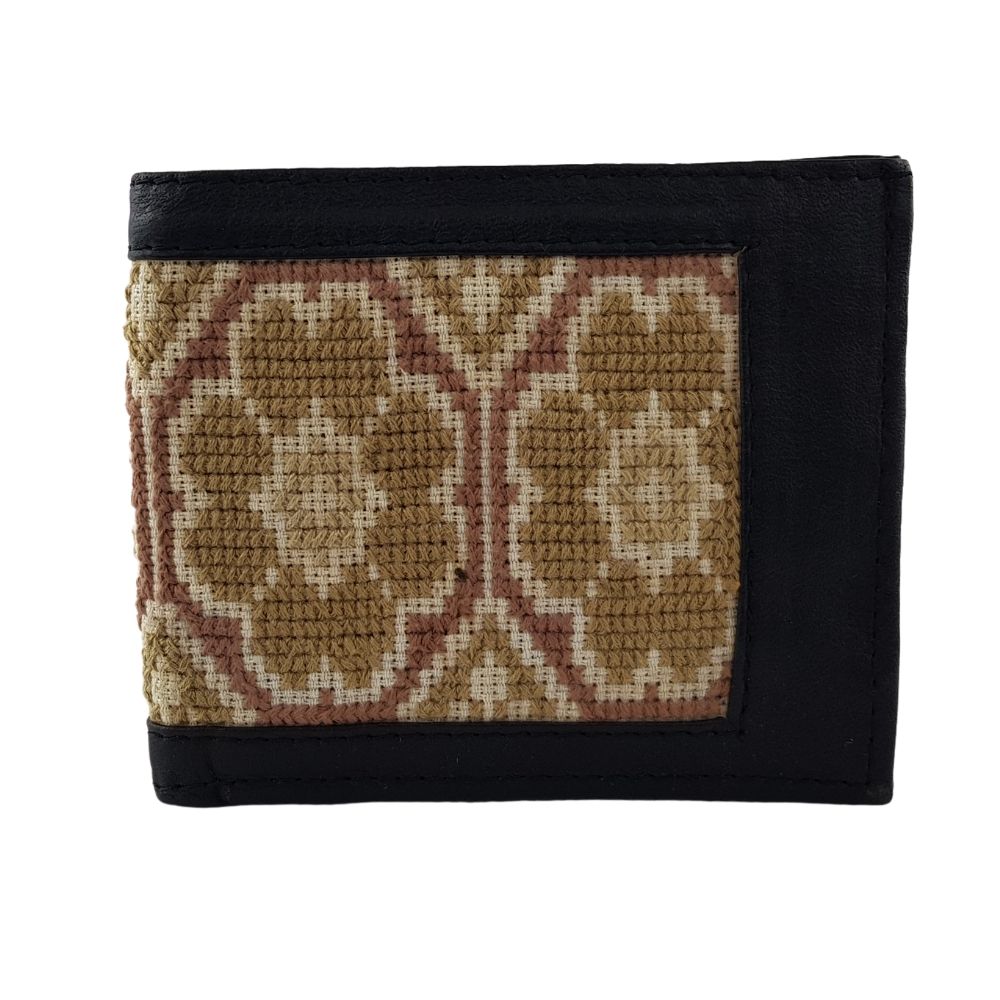 Cartera de piel con bordado wixárica