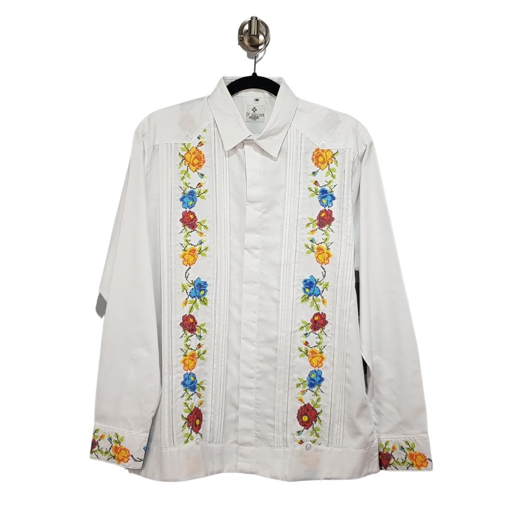 Guayabera yucateca de lino, diseño primavera con bordados artesanales