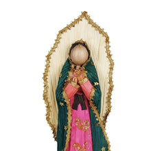 Cargar imagen en el visor de la galería, virgen de Guadalupe hecha de Totomoxtle, hojas de maíz
