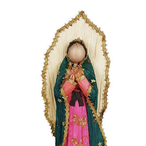 virgen de Guadalupe hecha de Totomoxtle, hojas de maíz
