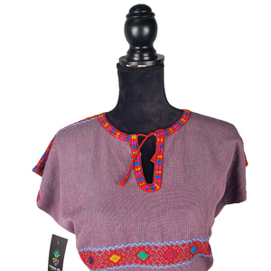 Blusa chiapaneca con brocados tradicionales de Aldama Chiapas