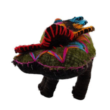 Cargar imagen en el visor de la galería, Animalito de lana, peluche cocodrilo artesanal bordado a mano
