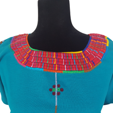 Cargar imagen en el visor de la galería, Blusa bordada Tzotzil Maya tradicional de Santa Martha Chiapas color azul con detalles de colores en cuello y mangas
