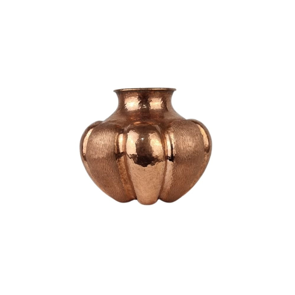 Florero de cobre con jagos martillado a mano