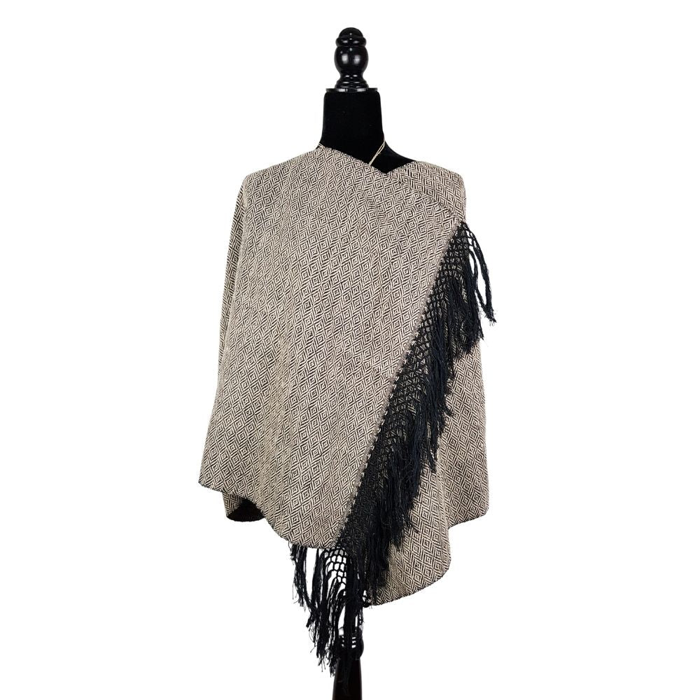 Rebozo mexicano de rombos elaborado con hilo de algodón