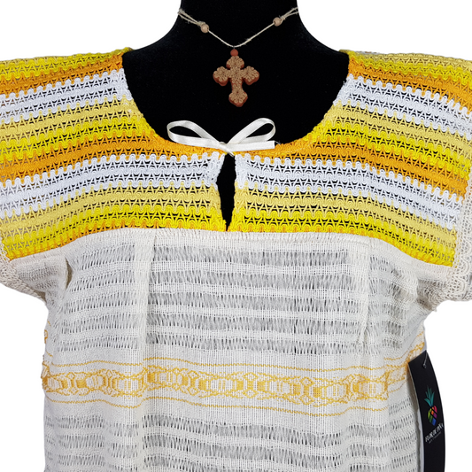 Blusa española, prenda fresca de algodón calada hecha en telar de pedal