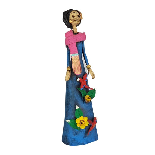 Catrina con bufanda, figura decorativa de barro elaborada en Capula