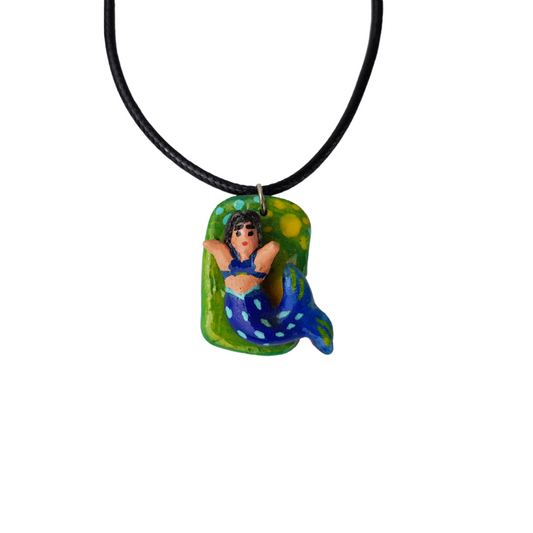 Dije betus, figura surrealista de arte popular mexicano elaborada con barro betus