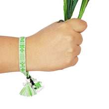 Cargar imagen en el visor de la galería, Pulsera tejida con hilo de algodón decorada con monitos
