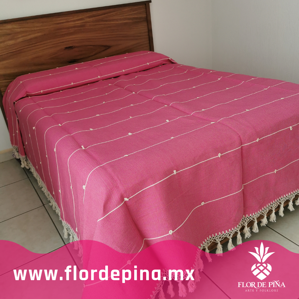 Colcha matrimonial de algodón hecha en telar de pedal en Oaxaca
