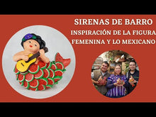 Cargar y reproducir el video en el visor de la galería, Sirena mexicana con escamas de sandia, figura de barro de Tlaquepaque Jalisco
